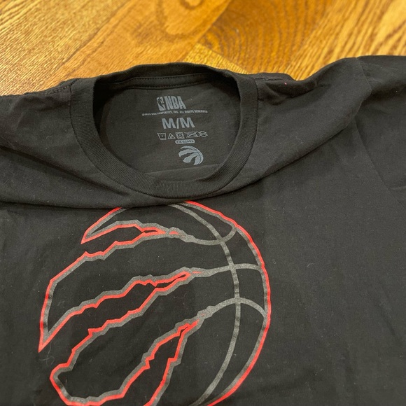 Raptors NBA t shirt NWOT - Picture 2 of 2